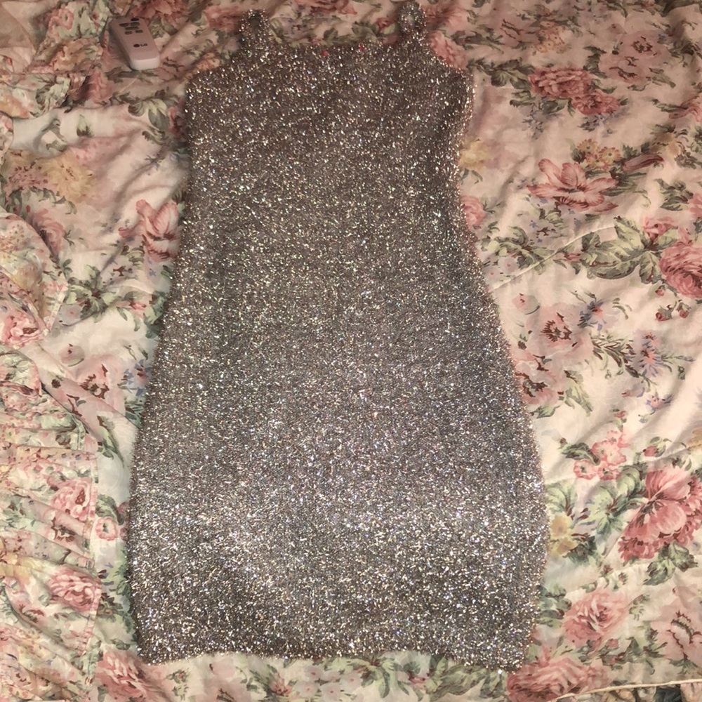 - Dress 👗